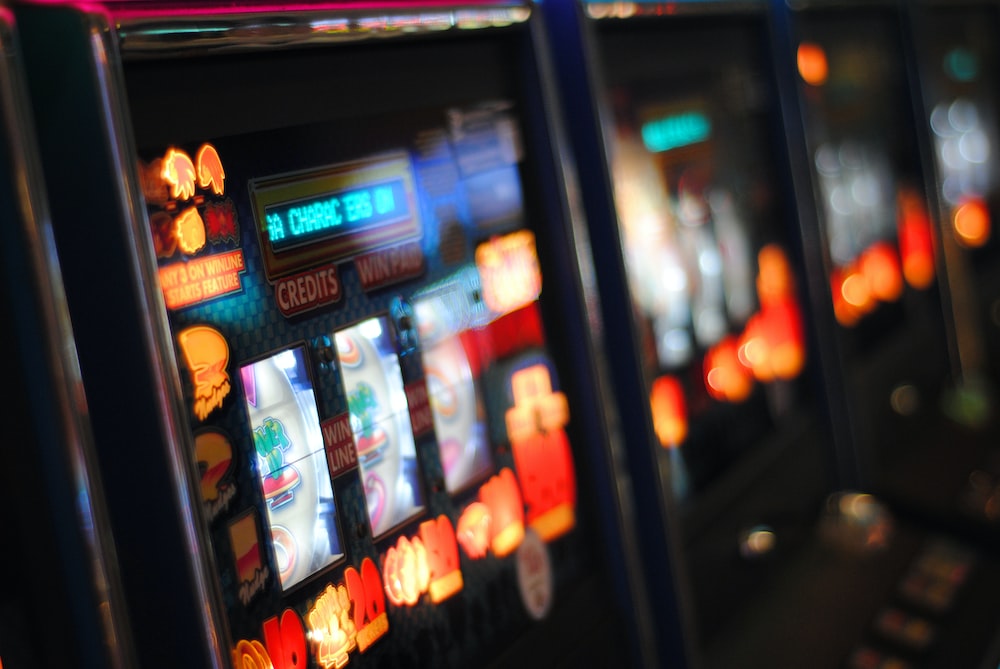 How To Play Online Slots At Ekings