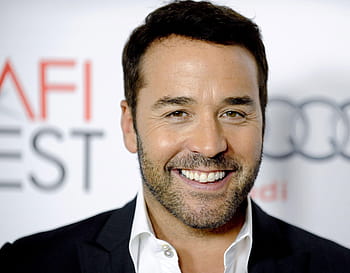 2023’s Silver Screen Star: Unraveling Jeremy Piven’s Movie Magic